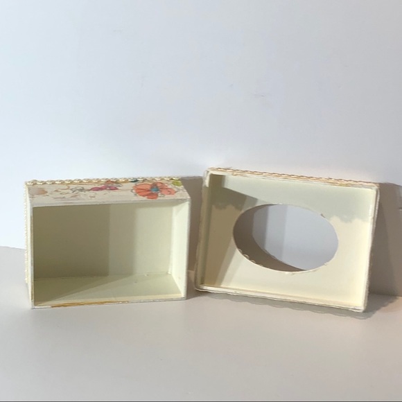 Vintage Style Ivory Tissue Box with Flowers - Picture 8 of 10